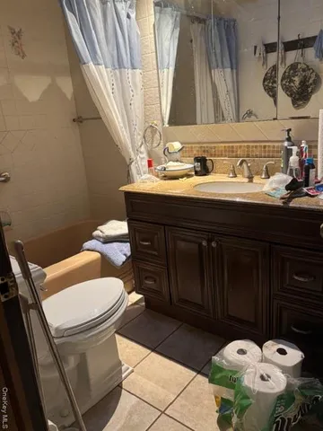 $399,999 | 11 Hatcher Court, Amityville, NY 11701