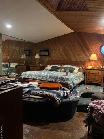 $399,999 | 11 Hatcher Court, Amityville, NY 11701