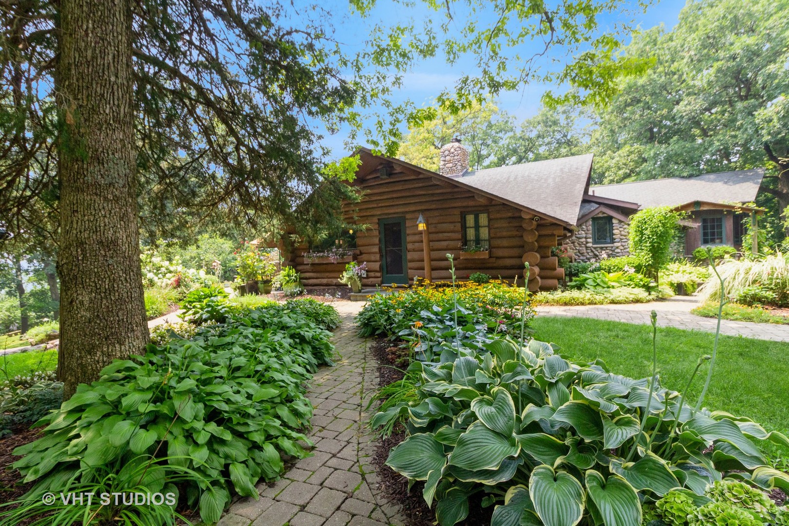 4476 West Edgewood Road Dixon, IL 61021 - Photo 1 of 35