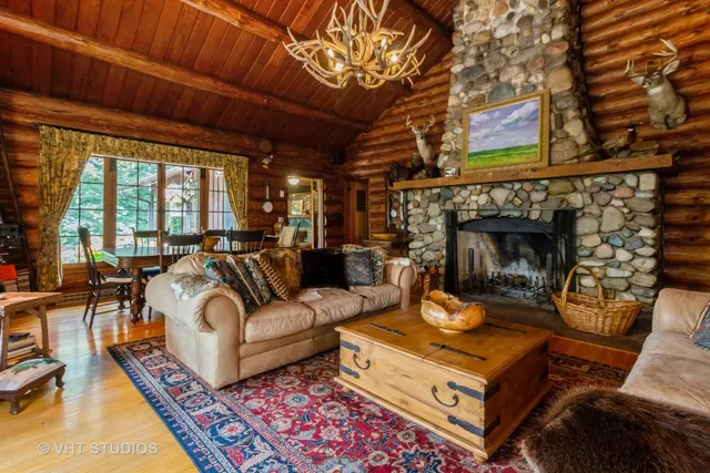 $1,600,000 | 4476 West Edgewood Road, Dixon, IL 61021