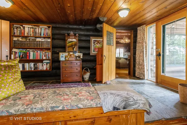 $1,600,000 | 4476 West Edgewood Road, Dixon, IL 61021