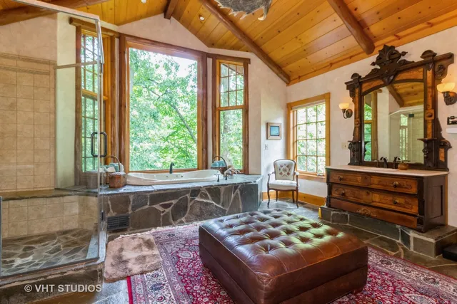 $1,600,000 | 4476 West Edgewood Road, Dixon, IL 61021