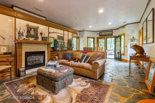 $1,600,000 | 4476 West Edgewood Road, Dixon, IL 61021