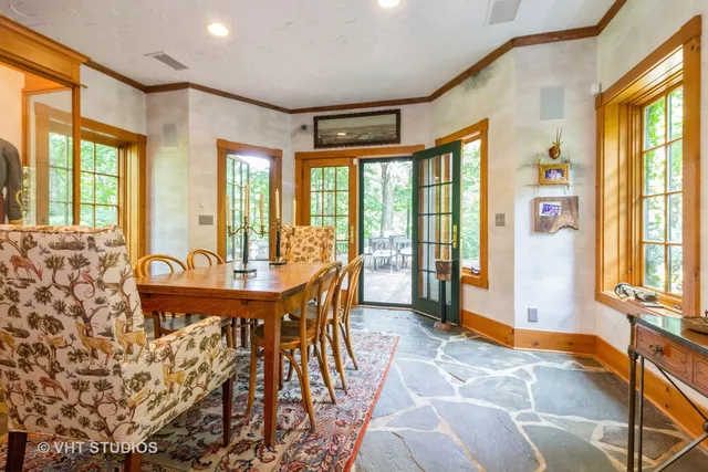 $1,600,000 | 4476 West Edgewood Road, Dixon, IL 61021