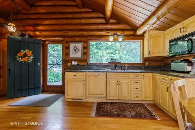 $1,600,000 | 4476 West Edgewood Road, Dixon, IL 61021