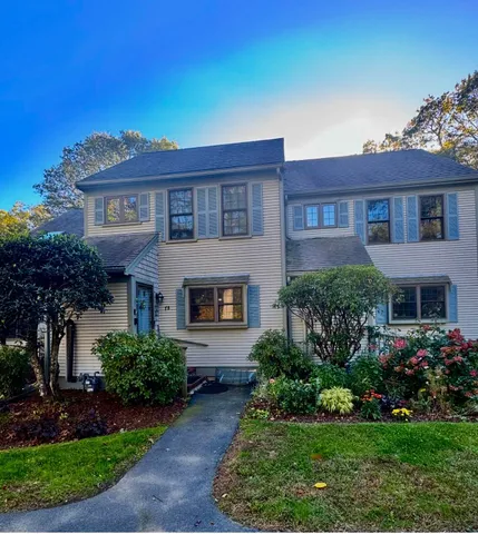 $395,000 | 35 Santuit Pond Way, Unit 7B, Mashpee, MA 02649