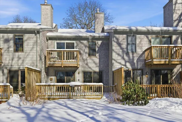 $395,000 | 35 Santuit Pond Way, Unit 7B, Mashpee, MA 02649