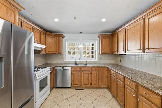 $395,000 | 35 Santuit Pond Way, Unit 7B, Mashpee, MA 02649