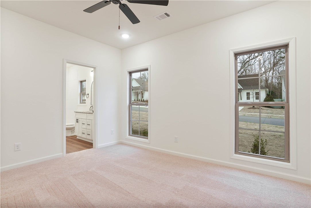 834 Hunters Way Opelika, AL 36801 - Photo 10 of 26 Gallery Image 10