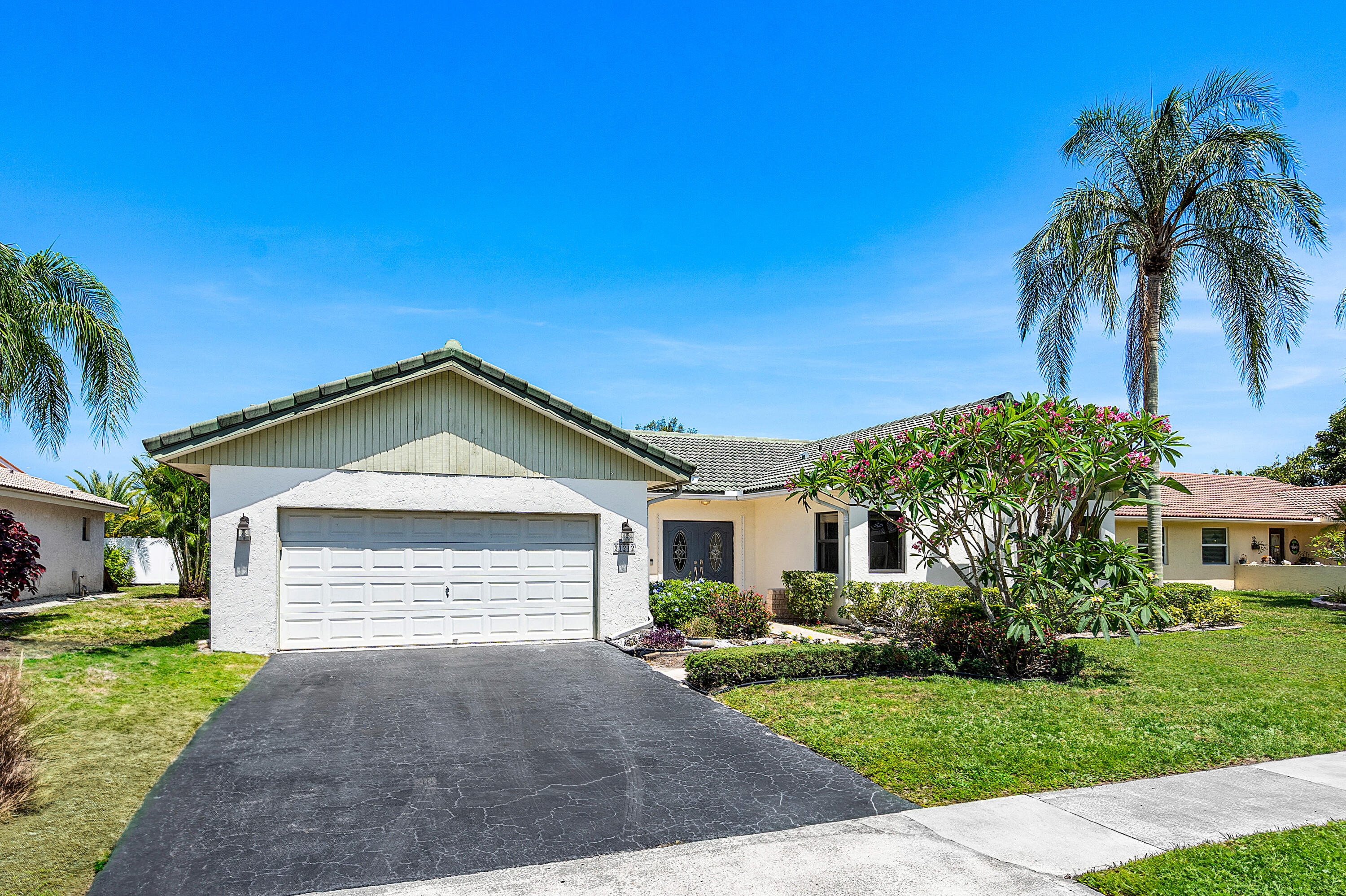 21212 Escondido Way Boca Raton, FL 33433 - Photo 4 of 48 003-21212EscondidoWay-BocaRaton-FL-33433