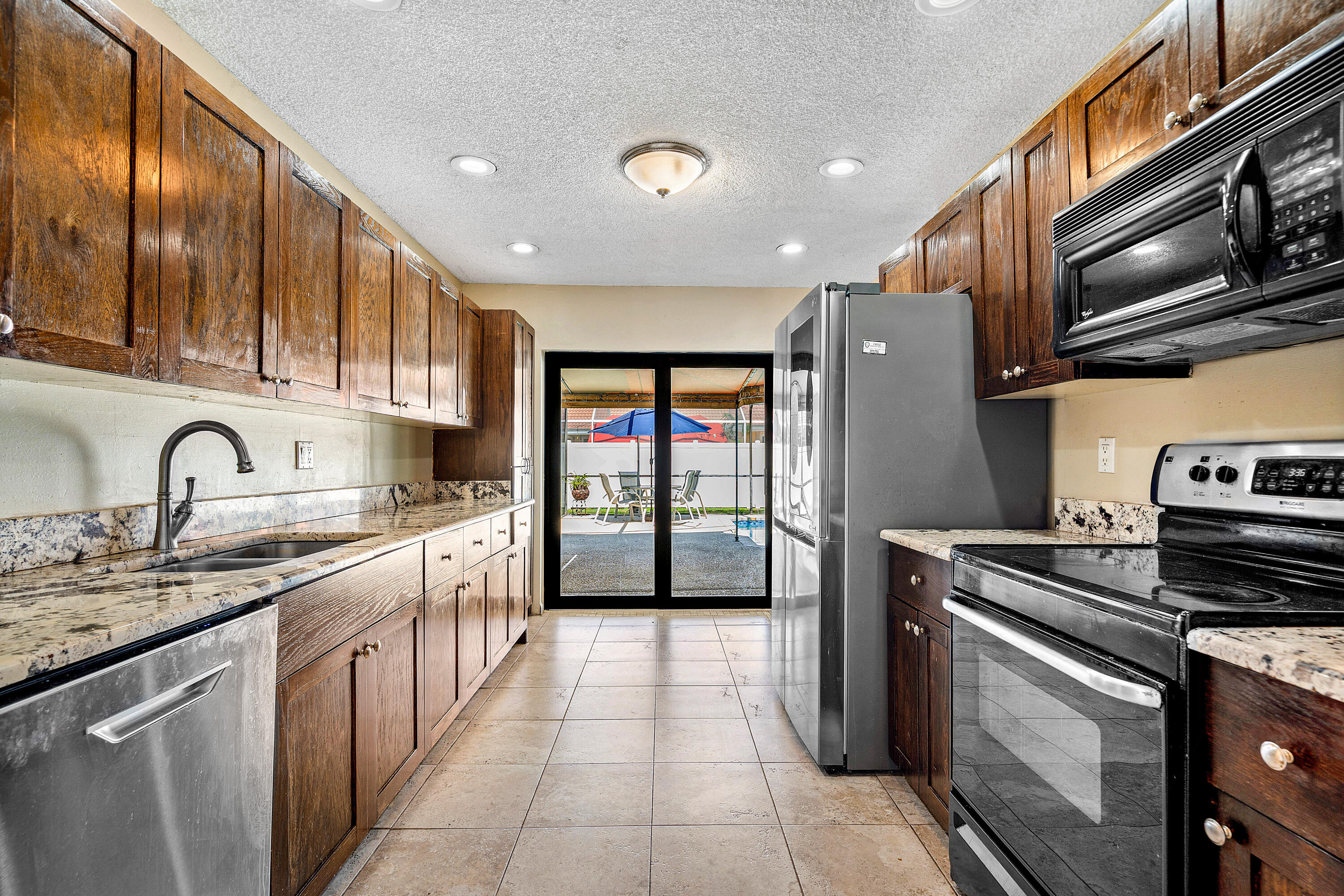 21212 Escondido Way Boca Raton, FL 33433 - Photo 8 of 48 019-21212EscondidoWay-BocaRaton-FL-33433