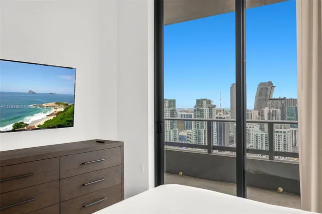 $3,700 | 601 Northeast 1st Avenue, Unit LPH 4814, Miami, FL 33132