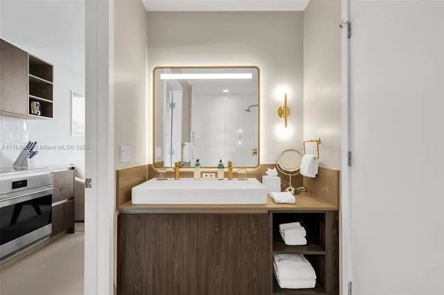 $3,700 | 601 Northeast 1st Avenue, Unit LPH 4814, Miami, FL 33132