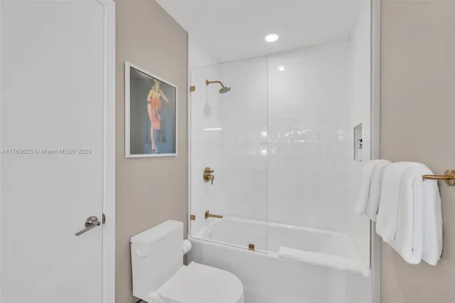 $3,700 | 601 Northeast 1st Avenue, Unit LPH 4814, Miami, FL 33132