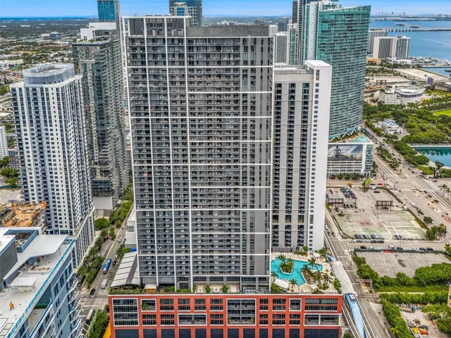 $3,700 | 601 Northeast 1st Avenue, Unit LPH 4814, Miami, FL 33132