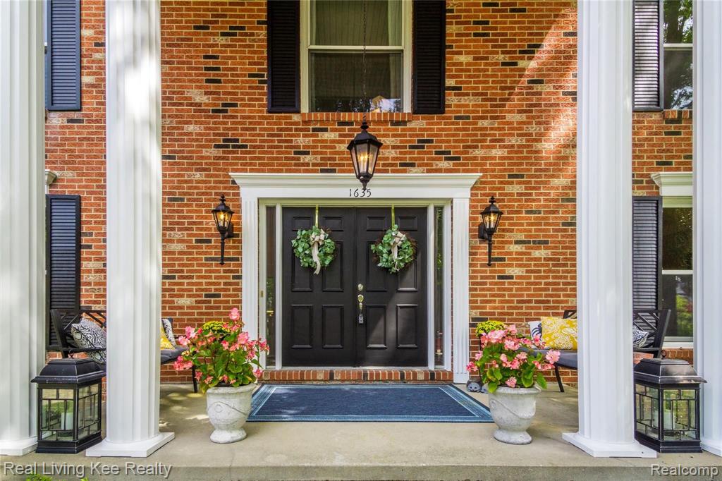 1635 North Kilburn Road Rochester Hills, MI 48306 - Photo 2 of 62