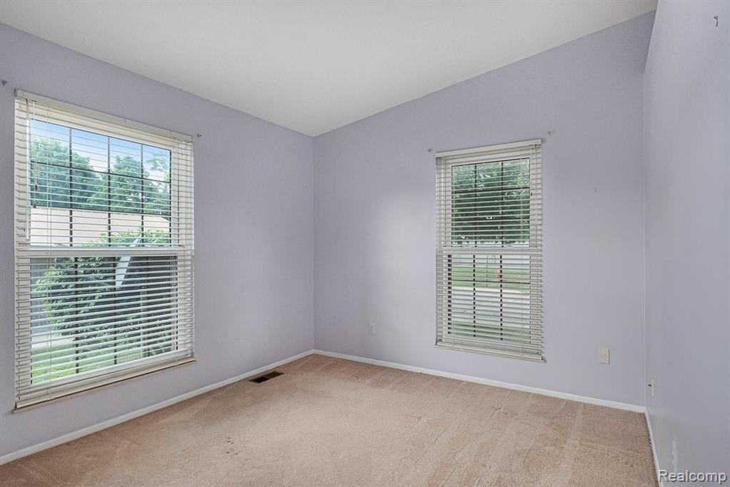22096 Edgewater Novi, MI 48375 - Photo 10 of 17