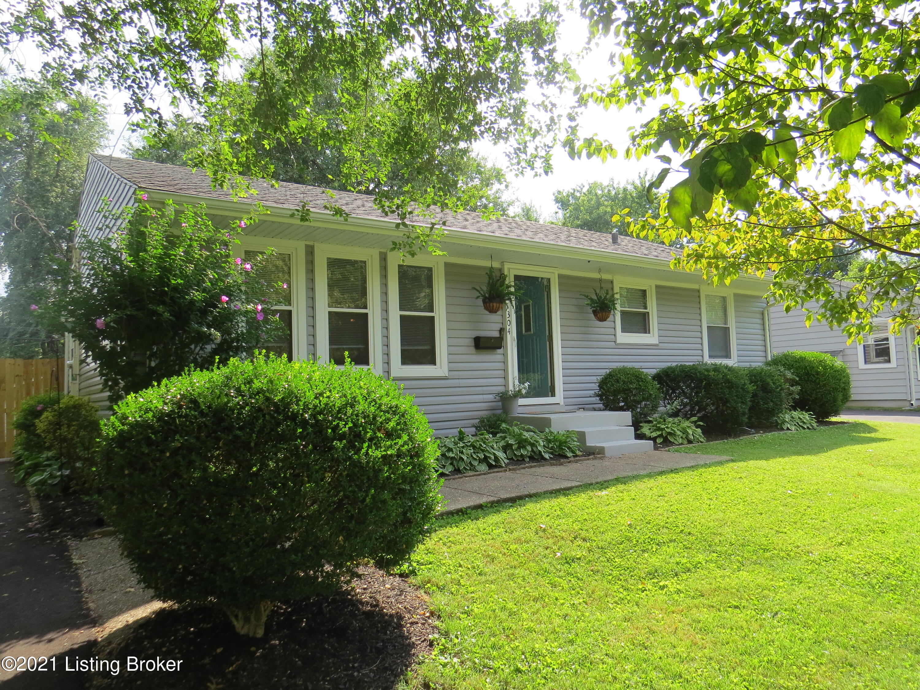 1304 Old Mill Road Louisville, KY 40242 - Photo 2 of 25 1