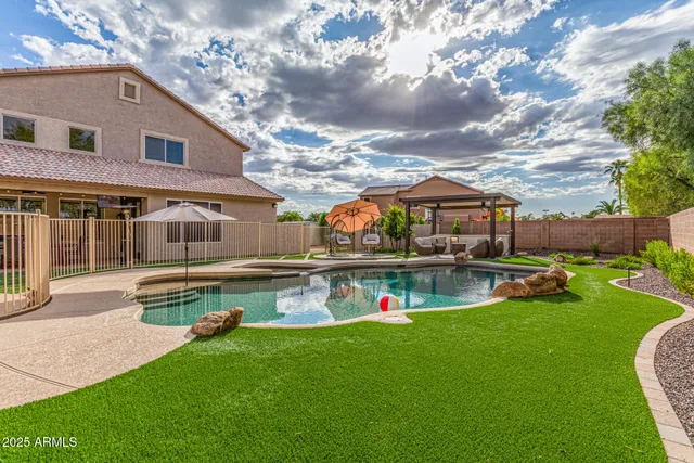 $1,074,000 | 860 East Oakland Street, Gilbert, AZ 85295