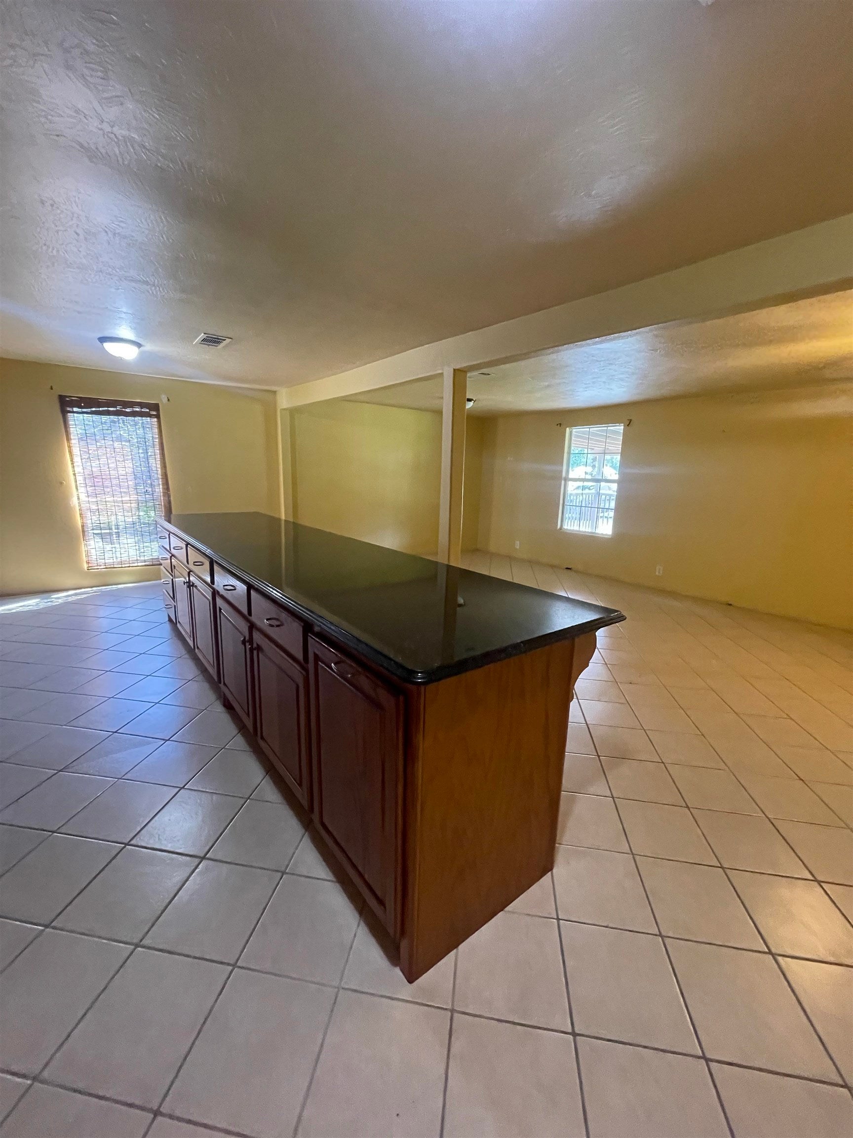 635 Spoonemore Road Vidor, TX 77662 - Photo 3 of 22 Gallery Image 3