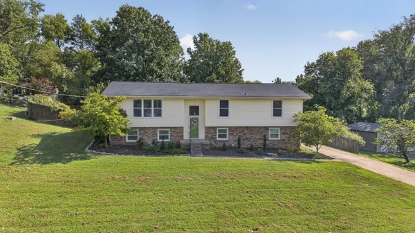 $499,900 | 713 Hillbrook Drive, Mount Juliet, TN 37122
