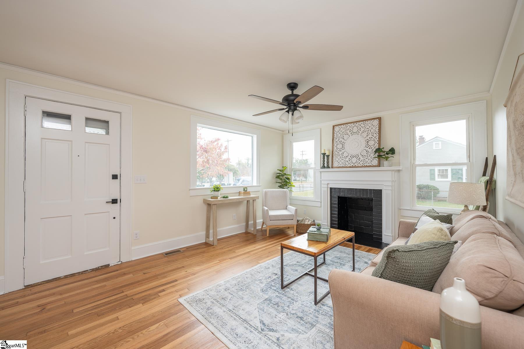301 Perry Road Greenville, SC 29609 - Photo 4 of 22 Gallery Image 4