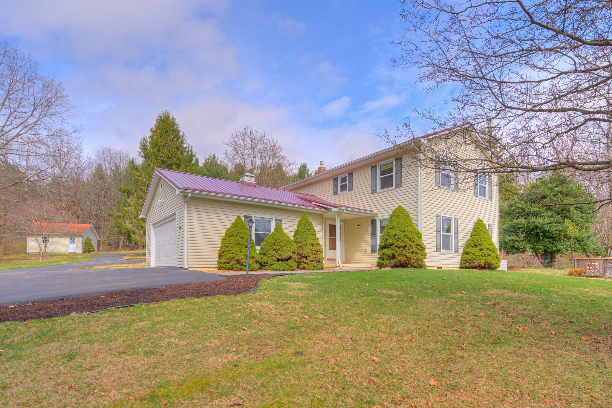 6701 Camelot Road Radford, VA 24141 - Photo 1 of 61 6701_CamelotRd_Web-1