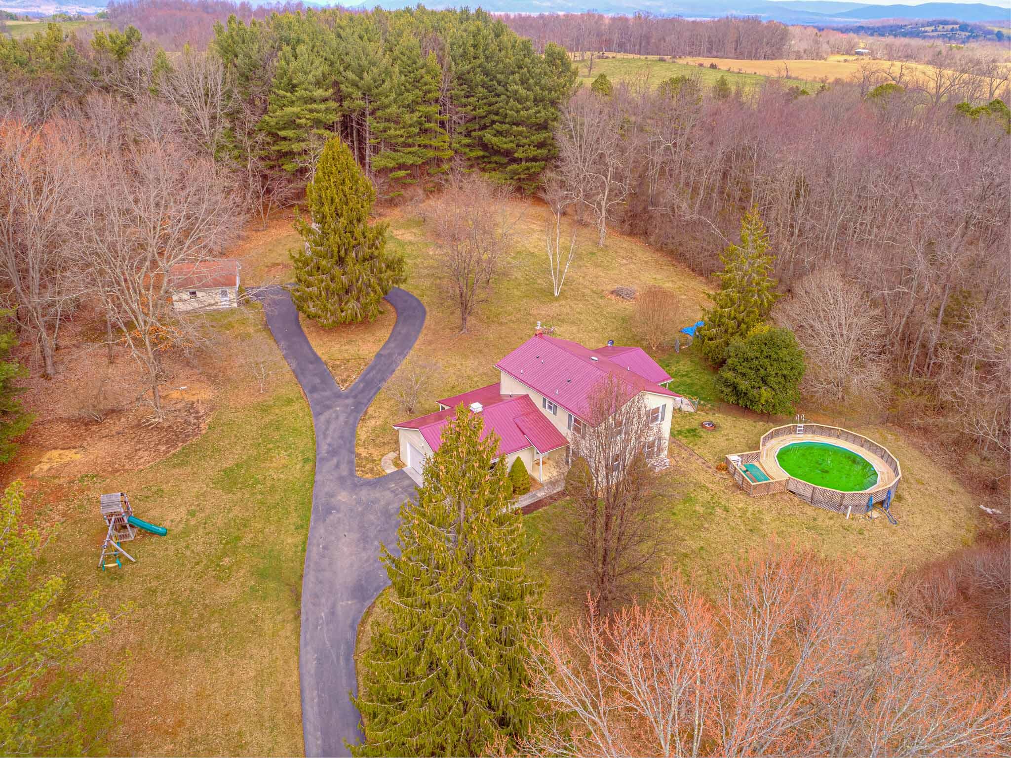 6701 Camelot Road Radford, VA 24141 - Photo 54 of 61 6701_CamelotRd_Web-53