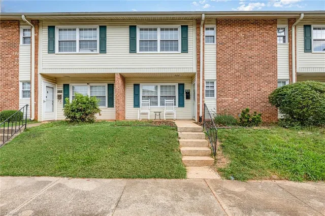 $1,200 | 4716 Champion Court, Greensboro, NC 27410