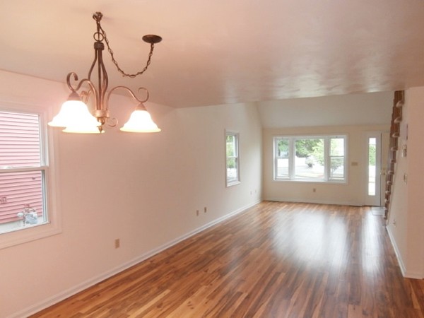 41 Santoro Road Worcester, MA 01606 - Photo 2 of 13 Gallery Image 2