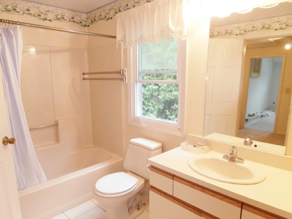 41 Santoro Road Worcester, MA 01606 - Photo 5 of 13 Gallery Image 5
