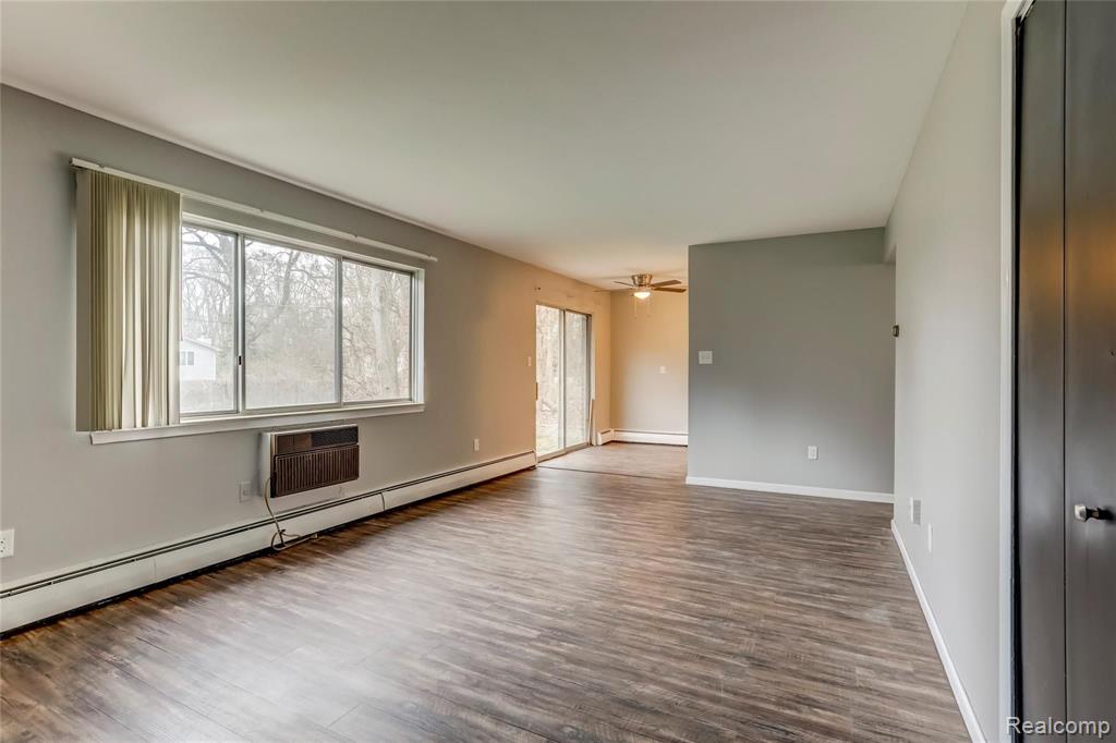 2165 Decker Road, Unit 32 Walled Lake, MI 48390 - Photo 7 of 17