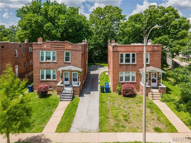 $495,000 | 1319 Woodland Drive, St. Louis, MO 63117