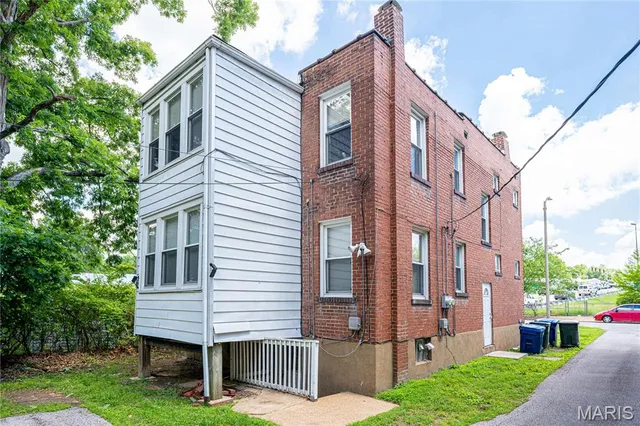 $495,000 | 1319 Woodland Drive, St. Louis, MO 63117