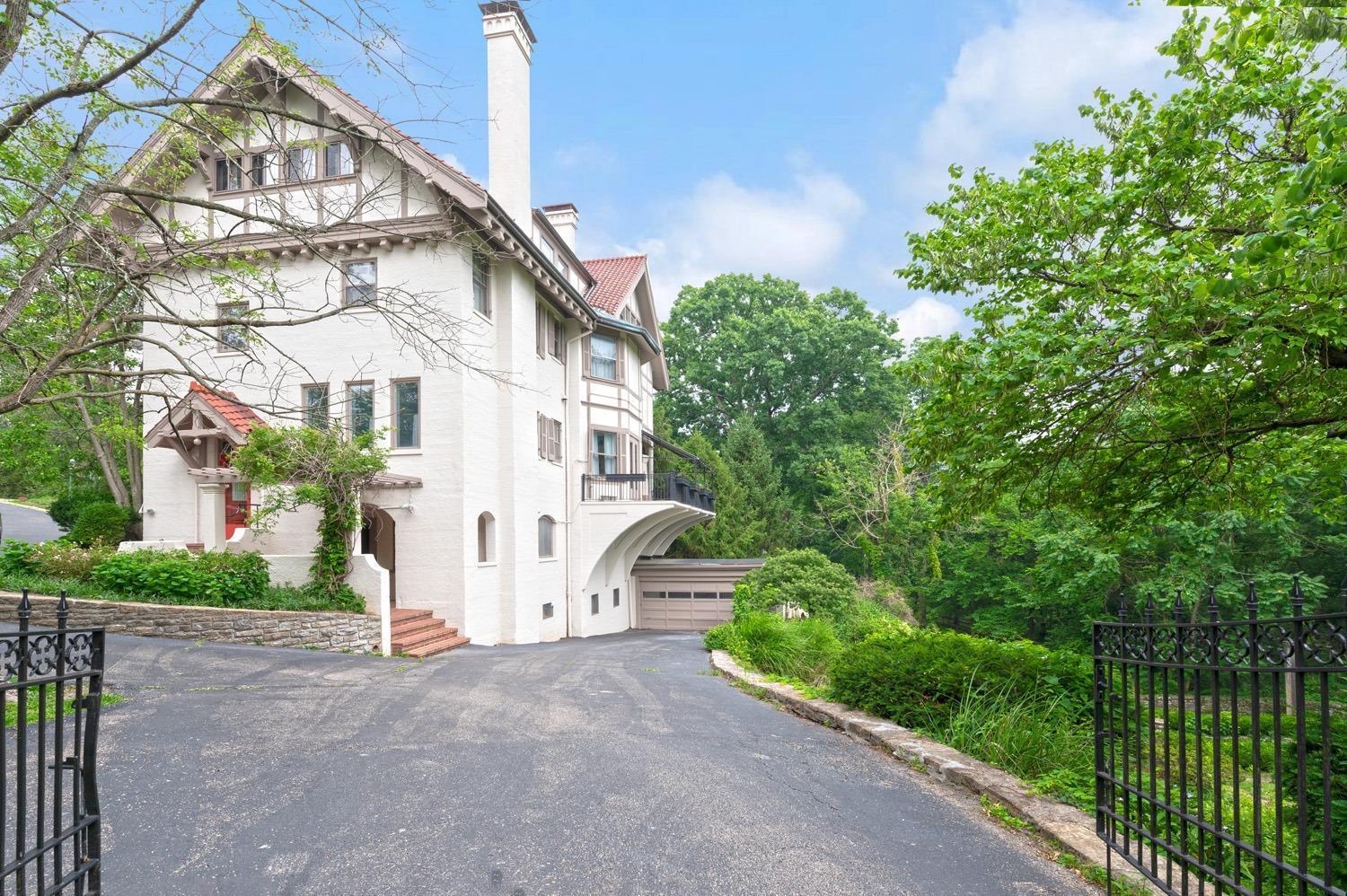 2461 Grandin Road Cincinnati, OH 45208 - Photo 44 of 48