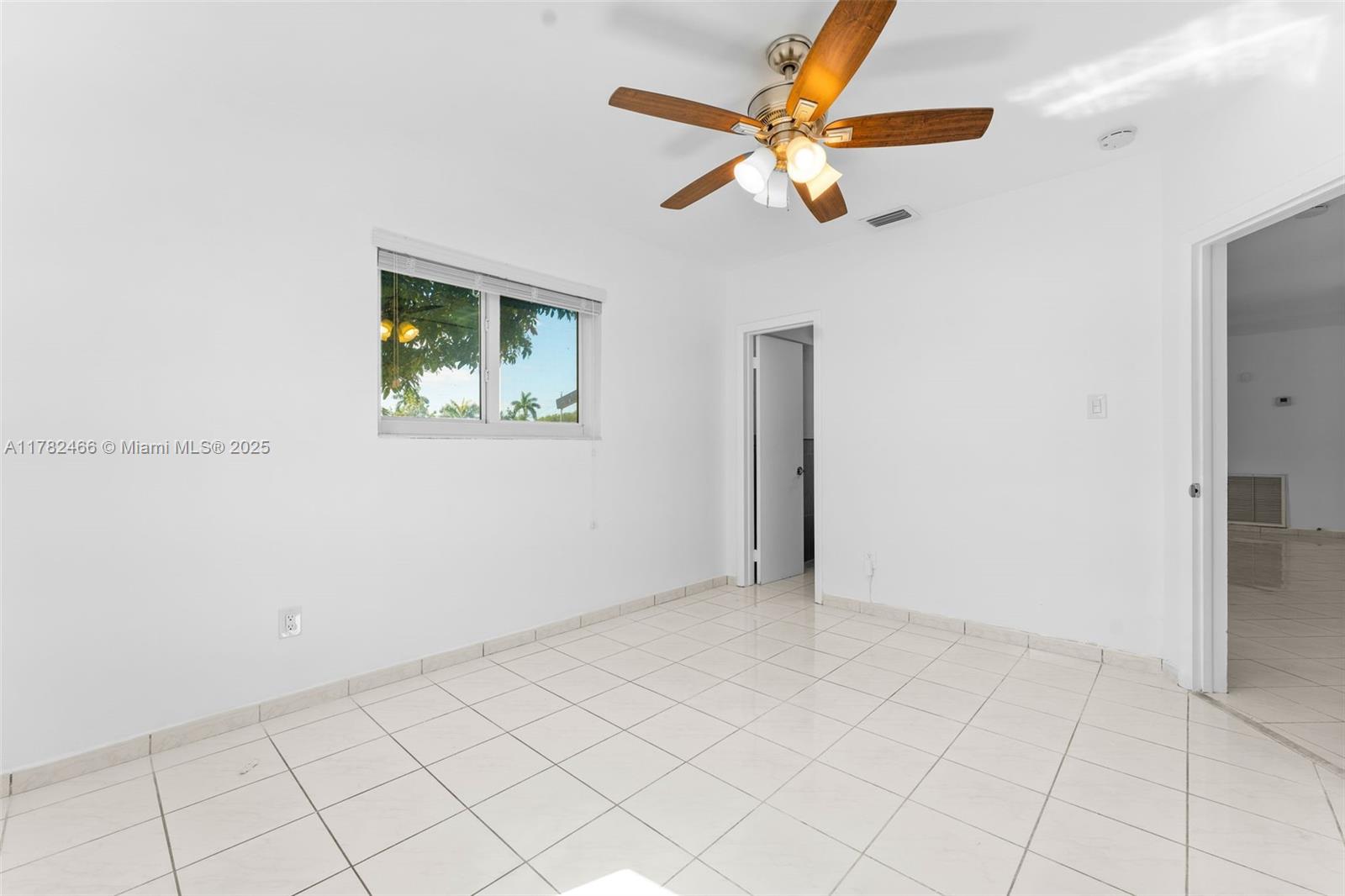 729 West 50th Place Hialeah, FL 33012 - Photo 18 of 45 Master