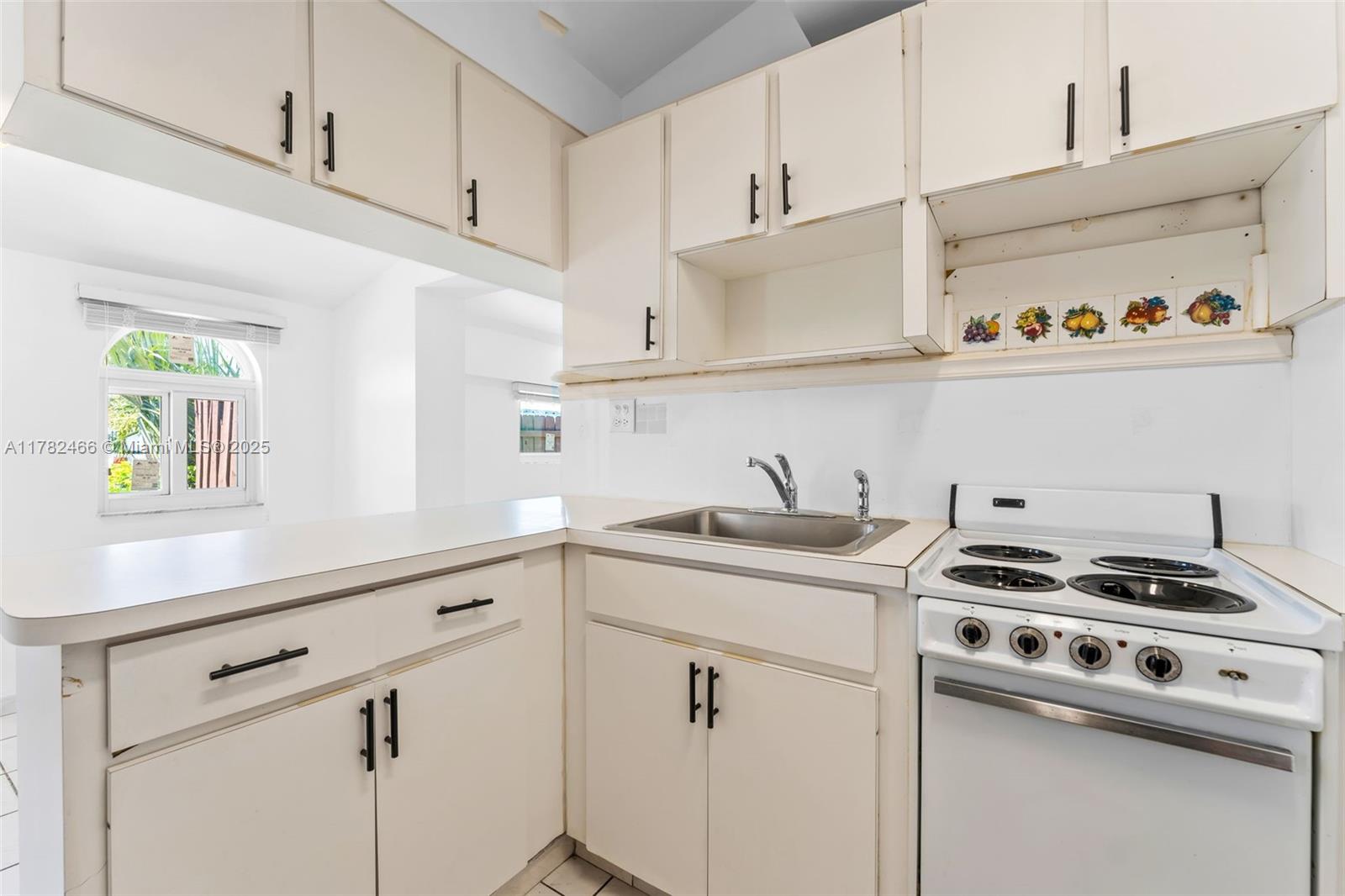 729 West 50th Place Hialeah, FL 33012 - Photo 39 of 45