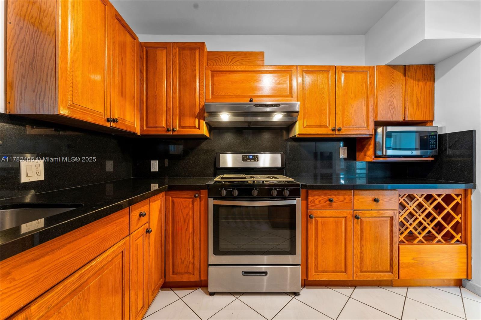 729 West 50th Place Hialeah, FL 33012 - Photo 8 of 45