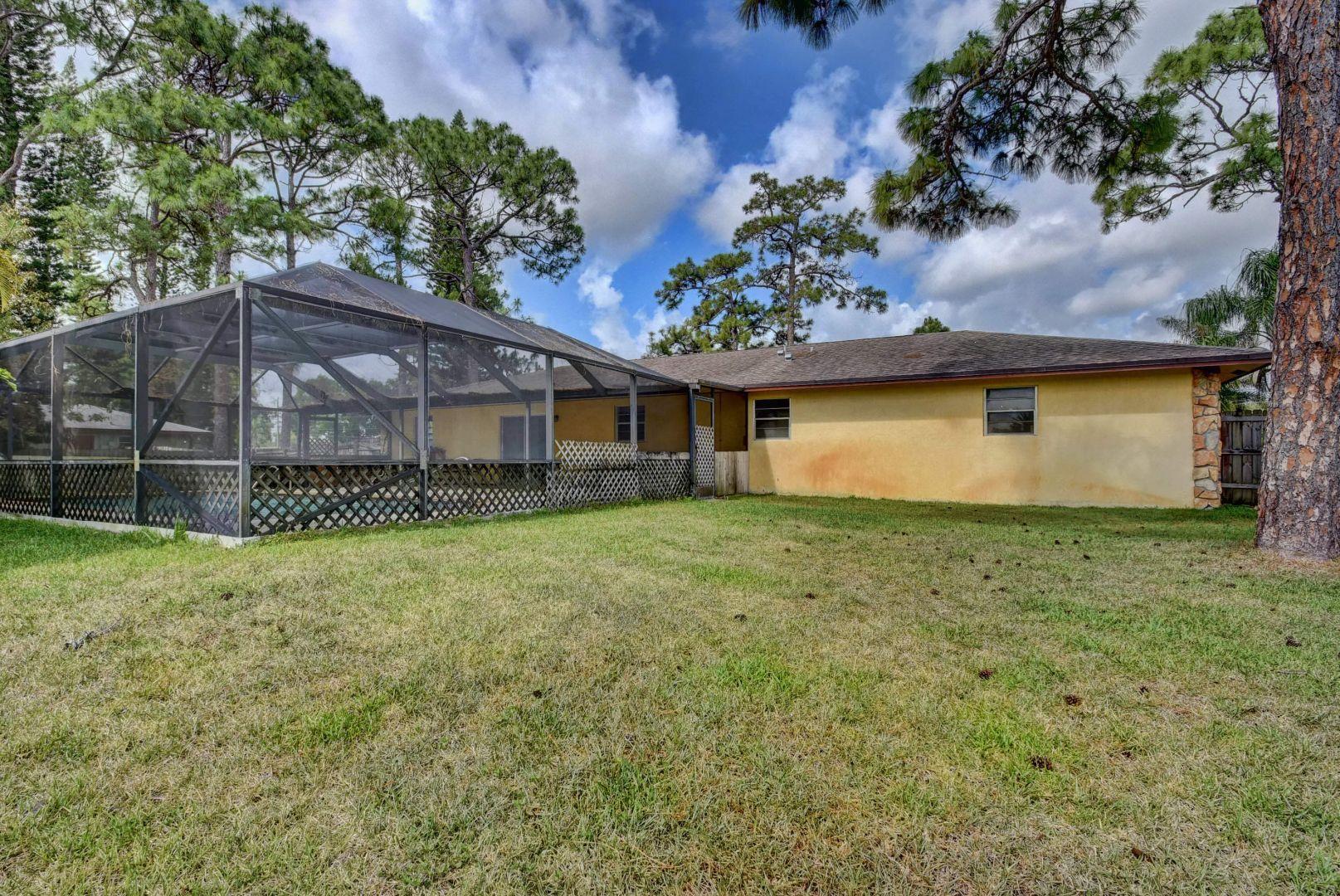 31 Barberton Road Lake Worth, FL 33467 - Photo 36 of 59 Exterior Back