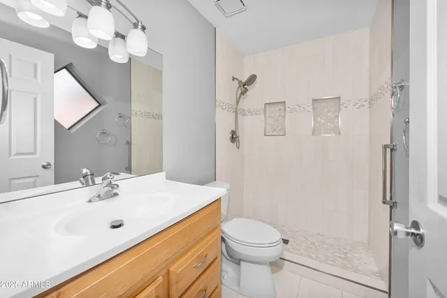 a view of a room with shelf