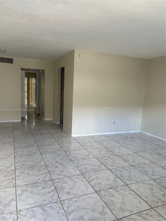 $1,500 | 16215 Northeast 18th Court, Unit 212, North Miami Beach, FL 33162