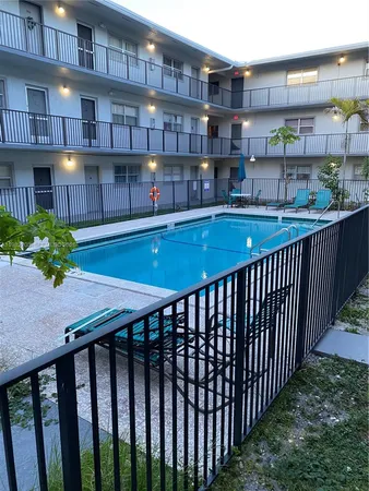 $1,450 | 16215 Northeast 18th Court, Unit 212, North Miami Beach, FL 33162