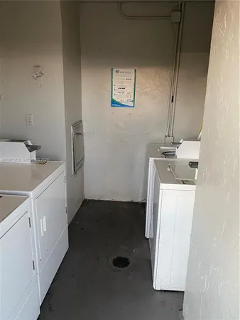 $1,450 | 16215 Northeast 18th Court, Unit 212, North Miami Beach, FL 33162