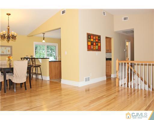 11 Wilk Road Edison, NJ 08837 - Photo 12 of 25