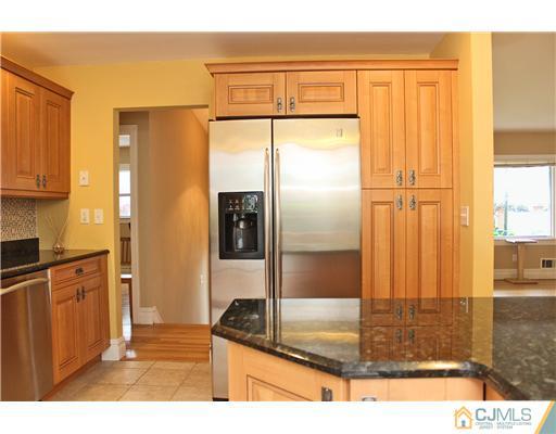 11 Wilk Road Edison, NJ 08837 - Photo 17 of 25