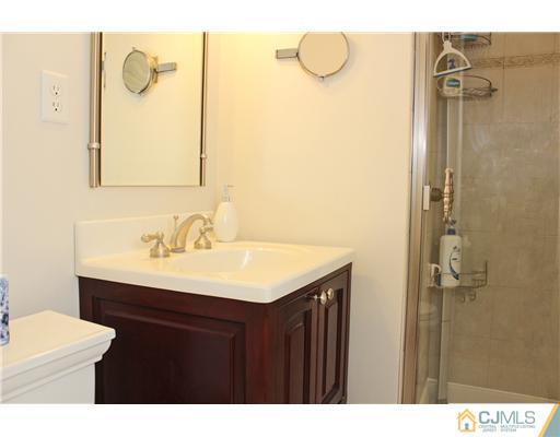 11 Wilk Road Edison, NJ 08837 - Photo 21 of 25