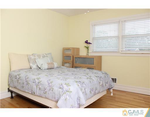 11 Wilk Road Edison, NJ 08837 - Photo 22 of 25