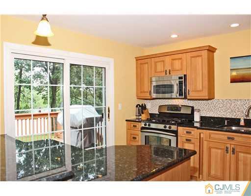 11 Wilk Road Edison, NJ 08837 - Photo 4 of 25