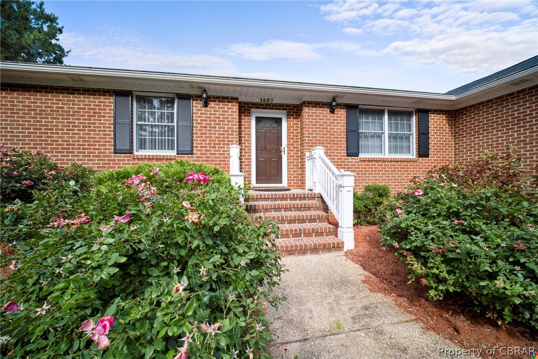 1497 Magruder Road Smithfield, VA 23430 - Photo 5 of 50 Gallery Image 5