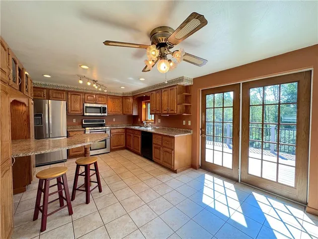 $250,000 | 4073 Highway 130, Irwin, PA 15642